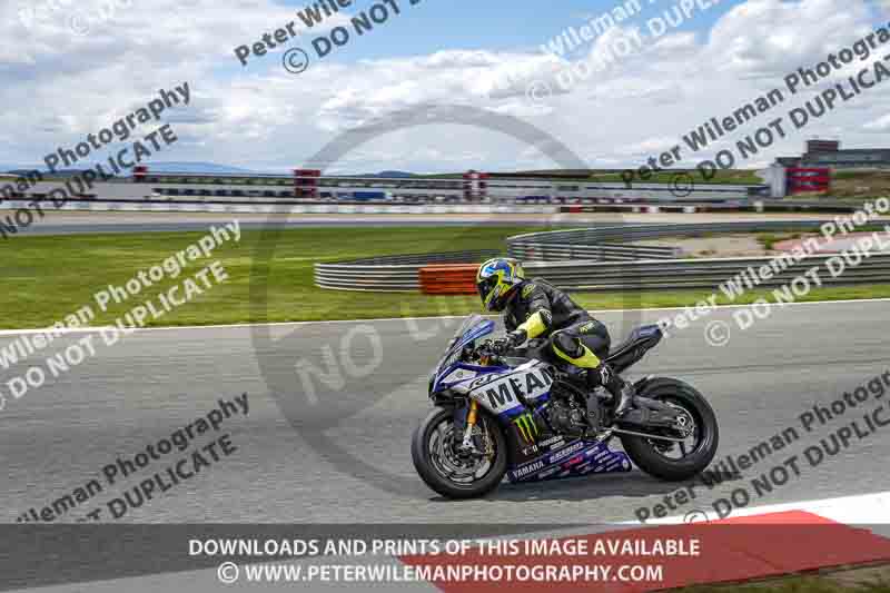 cadwell no limits trackday;cadwell park;cadwell park photographs;cadwell trackday photographs;enduro digital images;event digital images;eventdigitalimages;navarra;no limits trackdays;peter wileman photography;racing digital images;trackday digital images;trackday photos